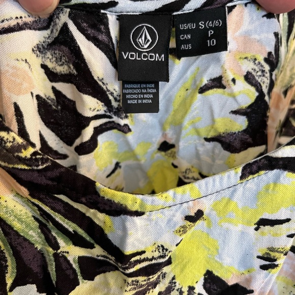 🟢VOLCOM That’s my type cami.🟢 - Picture 3 of 4